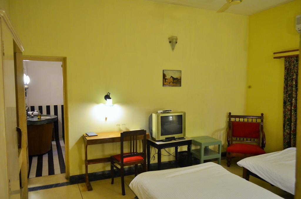 Hotel Inn Season Mahāmandir Habitación foto