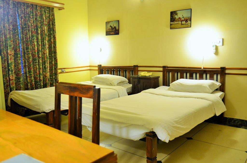 Hotel Inn Season Mahāmandir Habitación foto